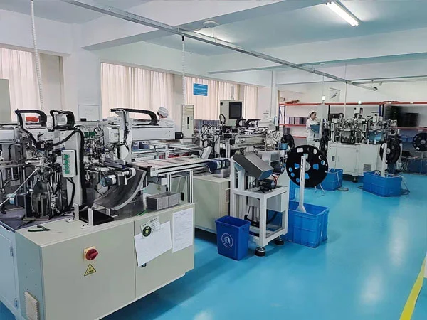 Fully automatic assembly line